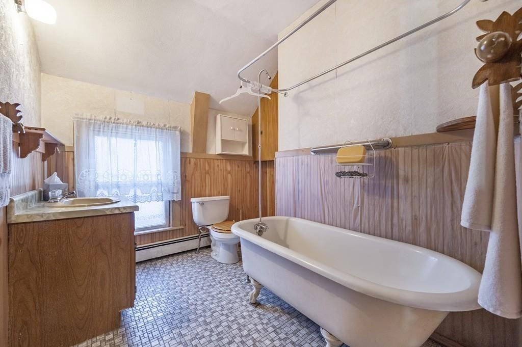 1039 Washington St, Attleboro, MA 02703